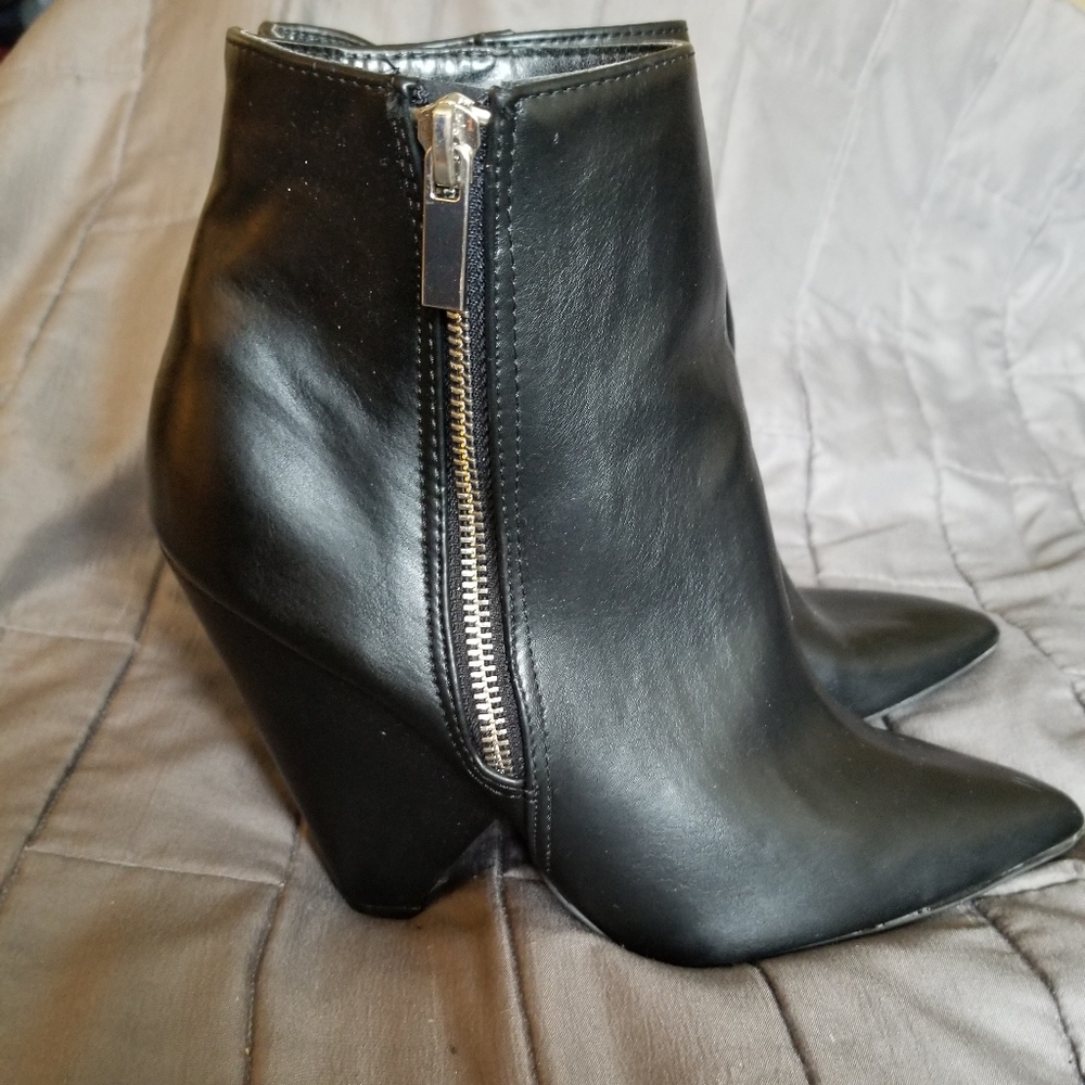 Triangle heeled booties